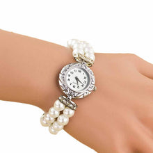 Famous Luxury Watch Women Quartzwatch Ladies Women Students Beautiful Bracelet Watches Women Relogio CF
