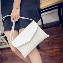 Flama Women Messenger Bags Vintage PU Leather Envelope Handbag Saddle Shoulder Bag Bolsos Femenina CF