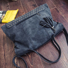 Luxury Handbags Women Bags Designer Rivet Crossbody Tassel PU Leather Frosted Messenger Bags Large Capacity bolsos femenina CF